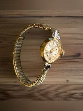 Vintage Helbros Women's Manual Wind Up Watch (Not Tested)